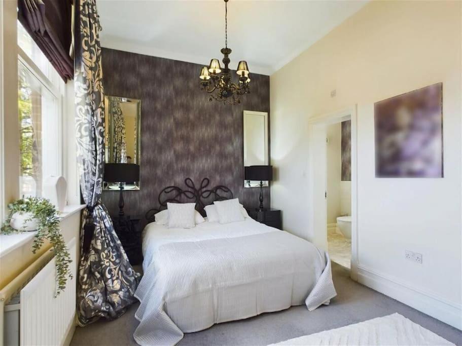 Upmarket Apartment In Ormskirk Eksteriør billede